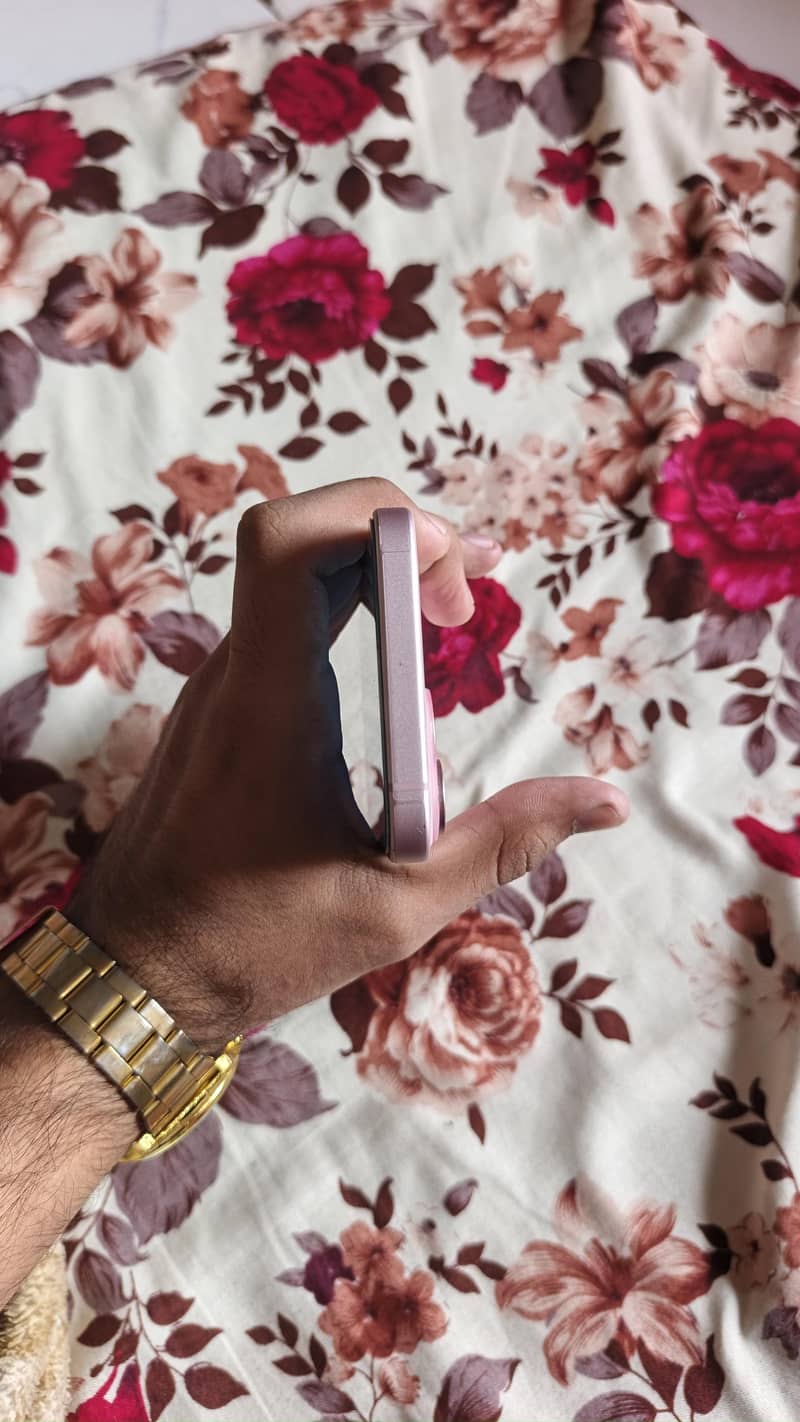 iphone 15 JV 4
