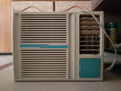 SKYIWOOD Window type air conditioner (SKW-09M)