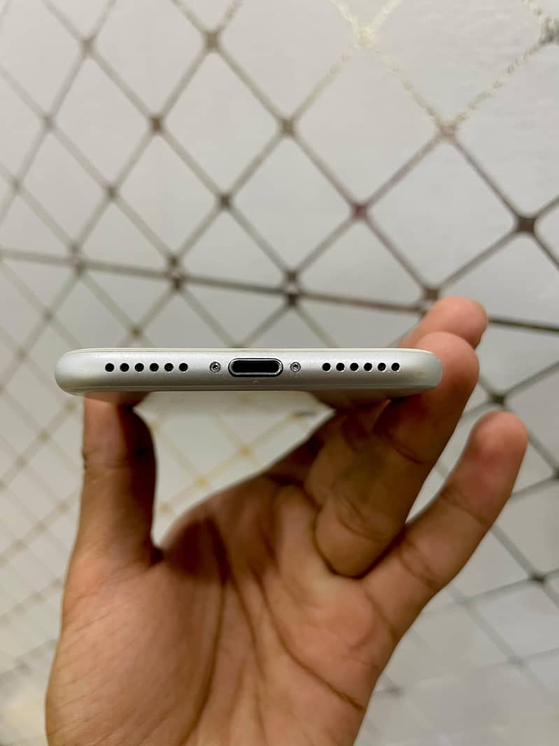 Apple iPhone 7 5