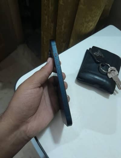 iPhone 13 jv