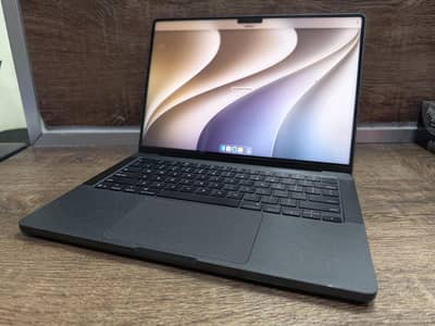 Apple Macbook Pro M5 24GB 1TB