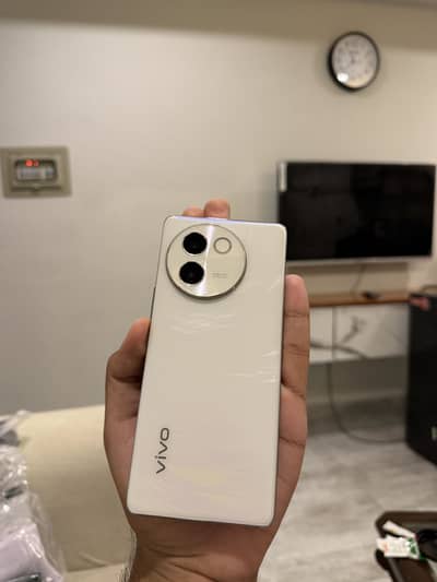 Vivo V30e