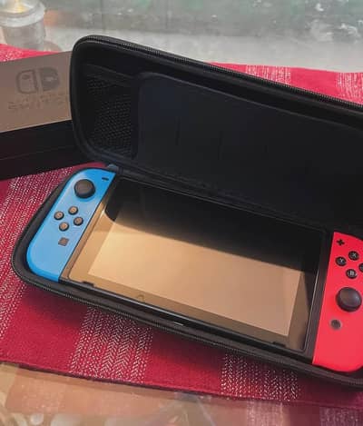 Nintendo Switch V1 32GB Jailbreak + Dock + Extra Joy-Con