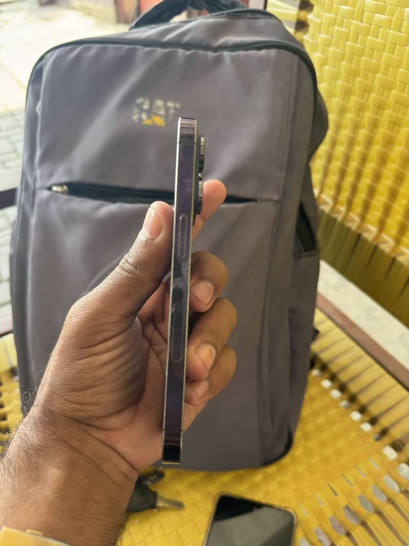 Apple iPhone 14 Pro 1