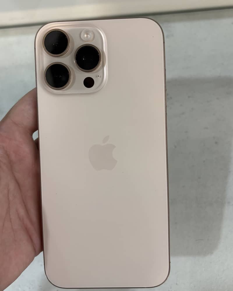 Apple iPhone 16 Pro Max 0