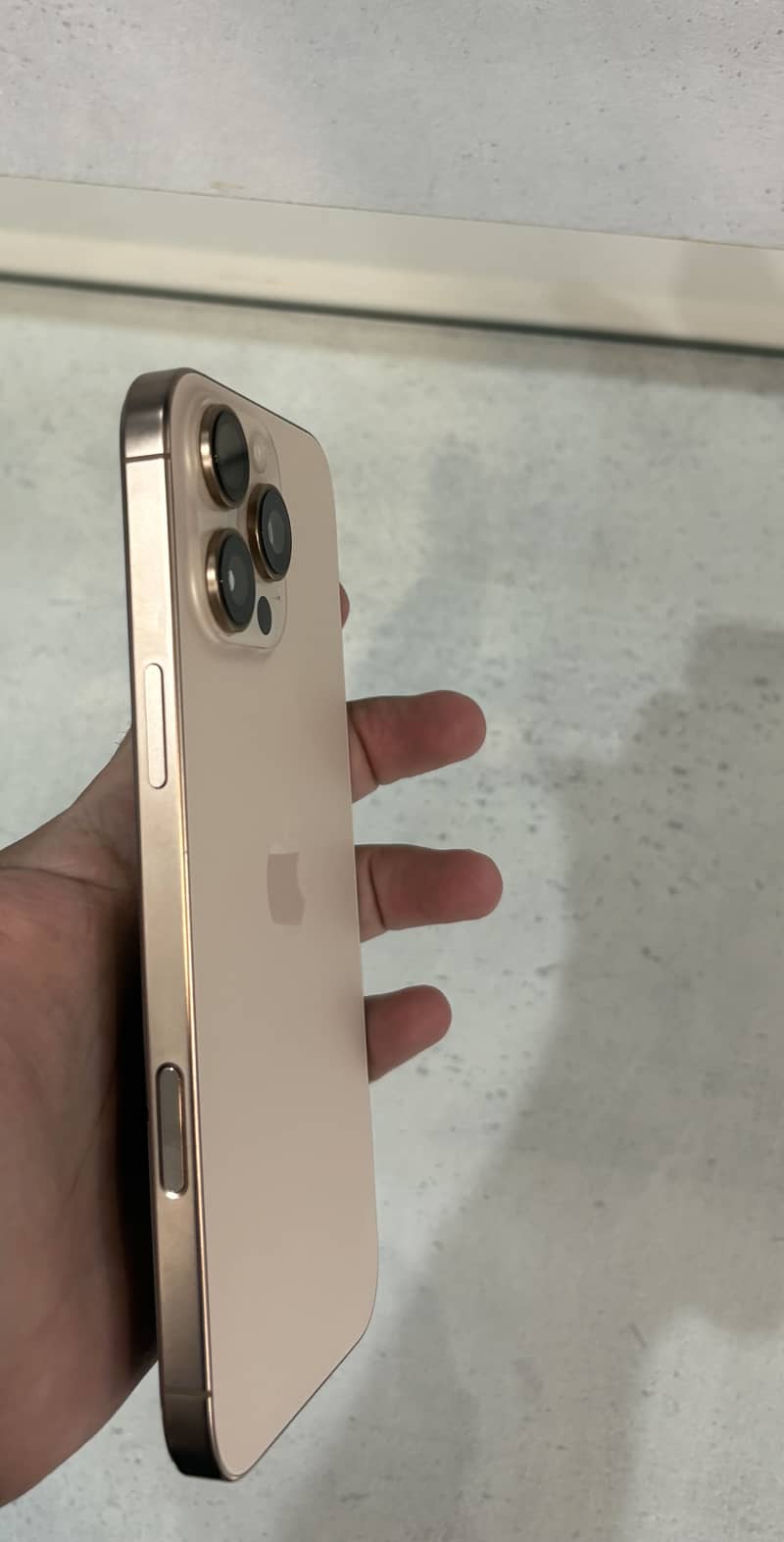 Apple iPhone 16 Pro Max 2