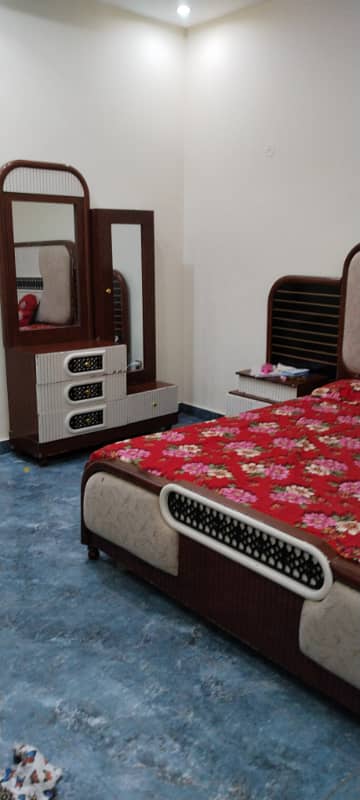 I'M RENTING OUT A 10 MARLA UPPER PORTION WITH THREE BEDROOMS ATTACH BATH TV LOUNGE ONE KITCHEN. NEAR SCHOOL MARKET. GAS AVAILABLE