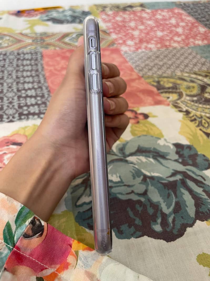 Apple iPhone 11 2