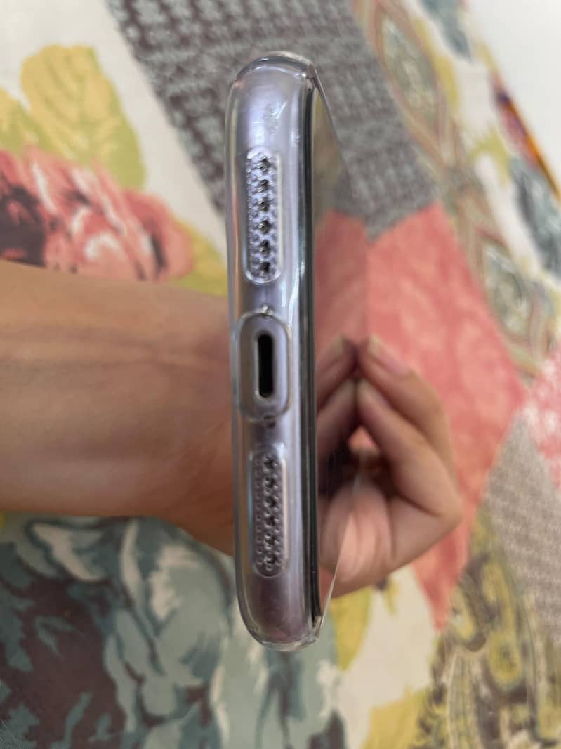 Apple iPhone 11 3
