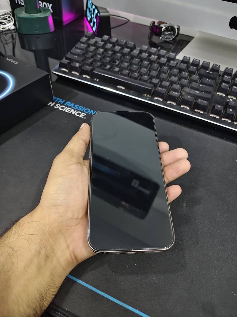 Apple iPhone 16 Pro Max 3