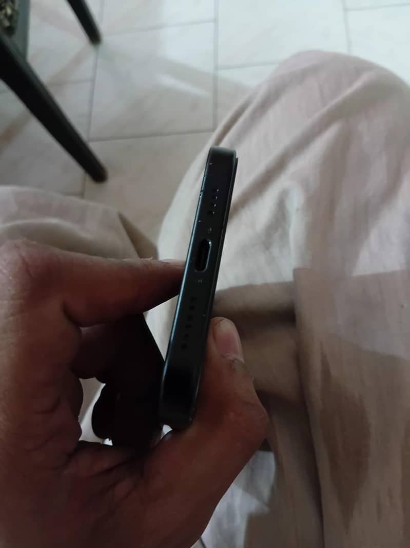 Apple iPhone 15 plus 3