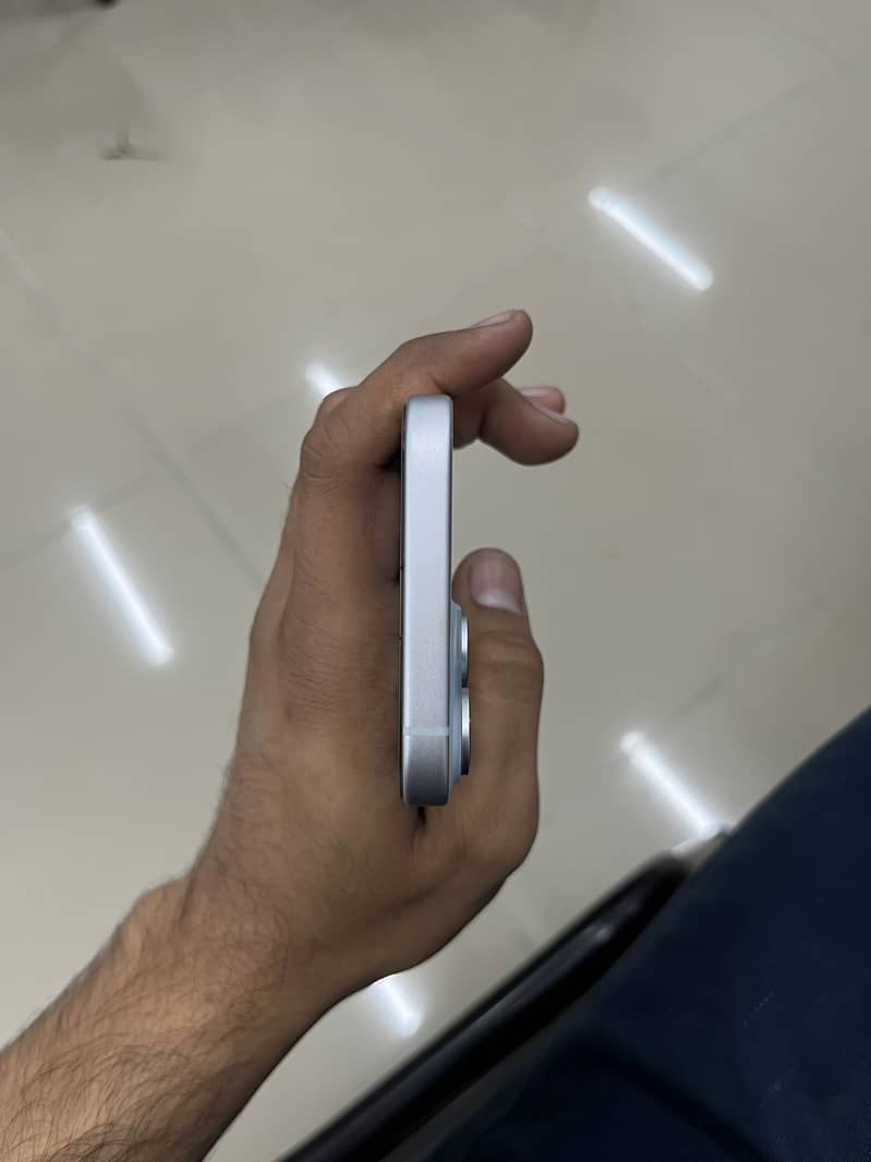 Apple iPhone 15 7