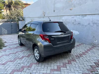 Toyota Vitz 2015