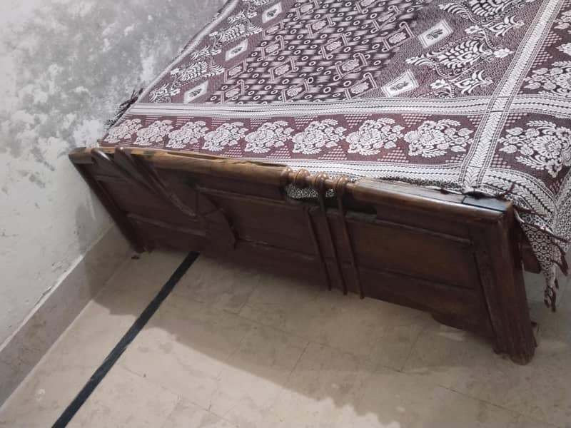 Bed/Dressing table/showcase 1