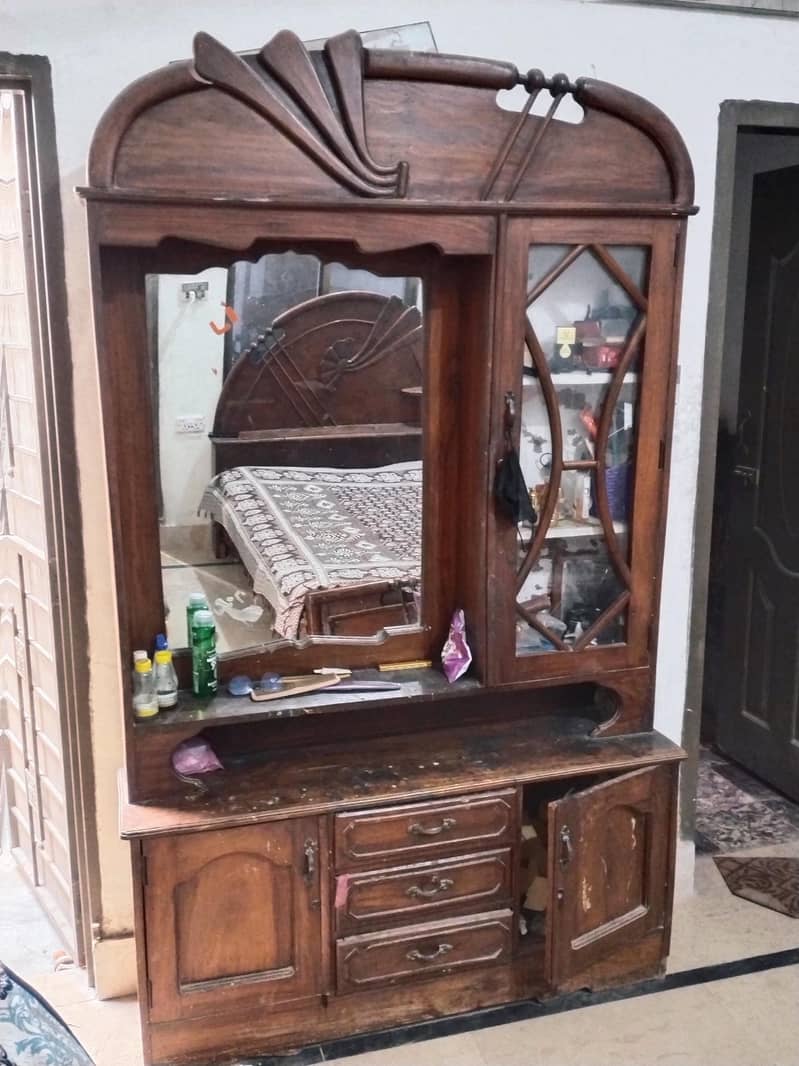 Bed/Dressing table/showcase 3