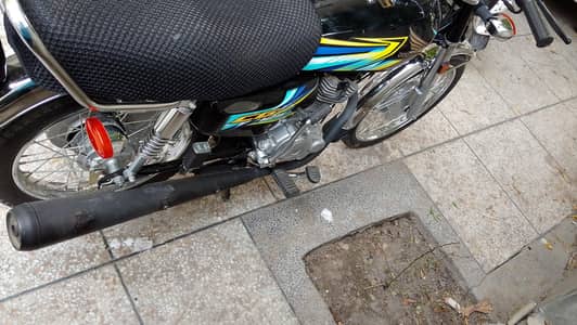 iam selling cg 125 look like new