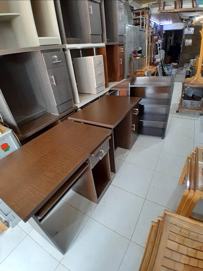 Computer table/Office table/laptop table/Study table/table/Counter 8