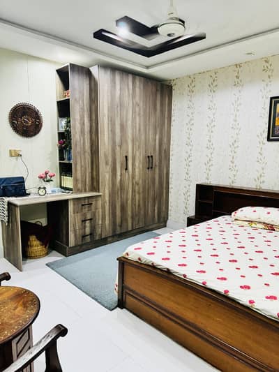 Allama Iqbal Town 5 Marla Portion Available For Rent