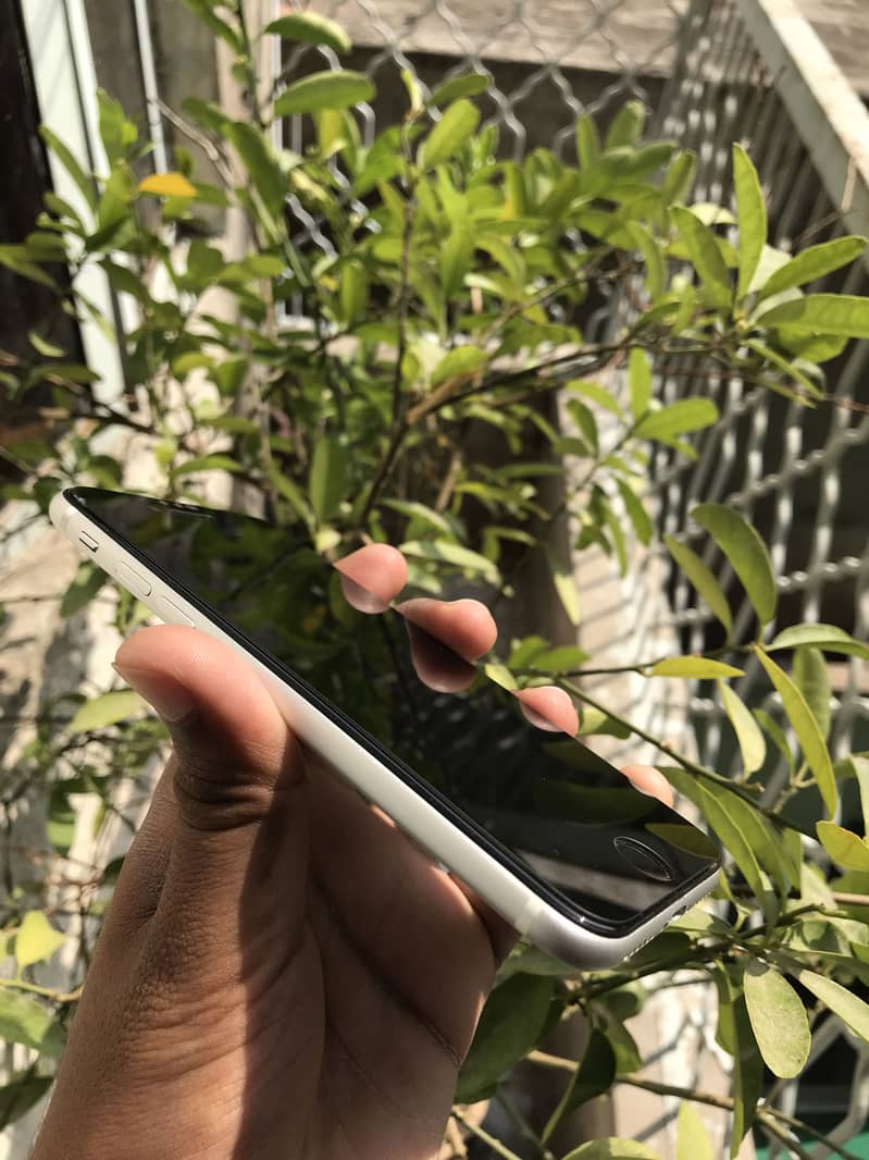 Apple iPhone SE 1