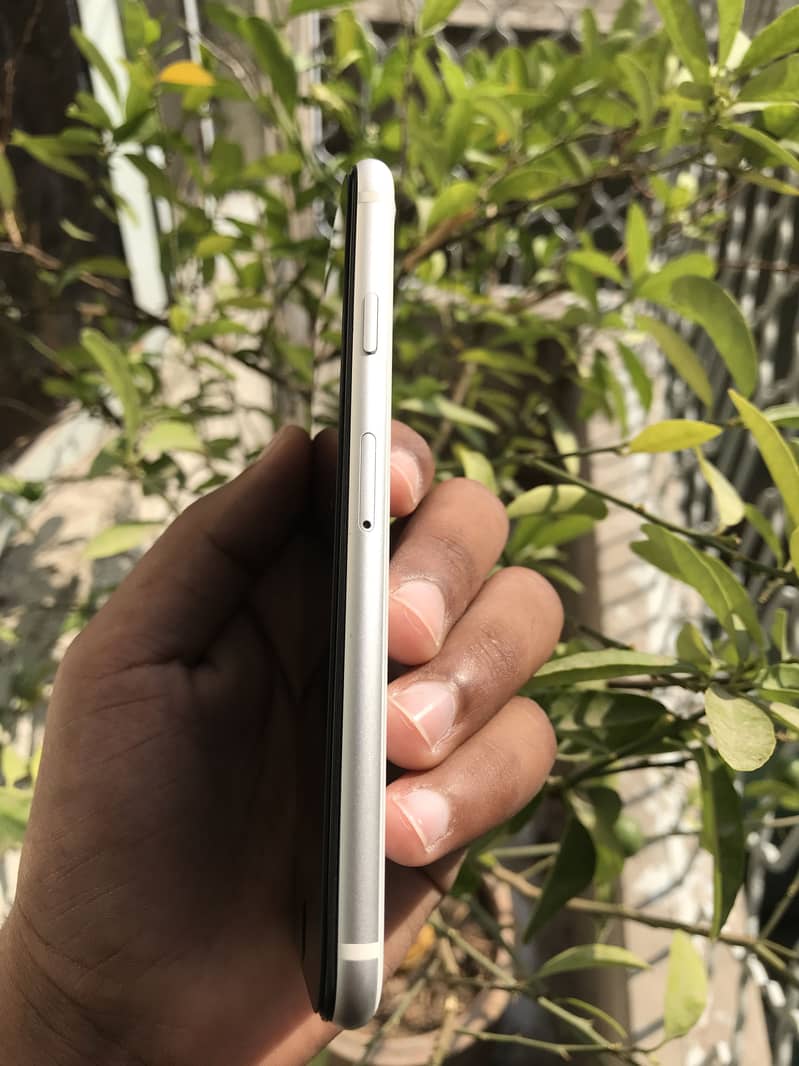 Apple iPhone SE 3