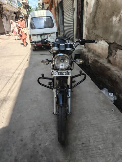 Suzuki GS 150 Black