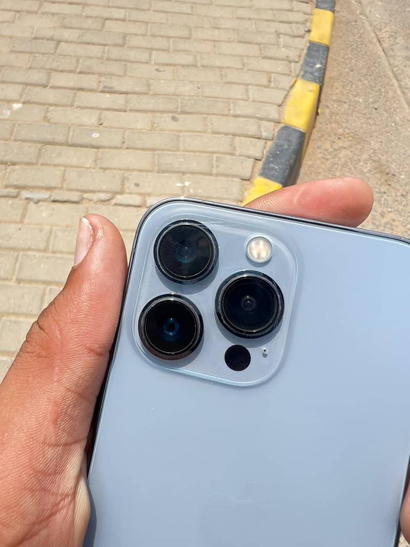Apple iPhone 13 Pro 8
