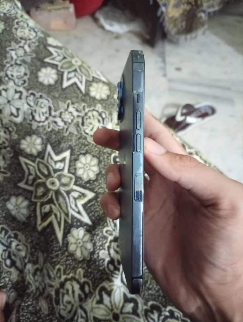 Apple iPhone 12 Pro Max 3
