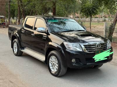 Toyota Hilux Vigo D-4D Automatic (2005/2014 Face conversion) – Punjab