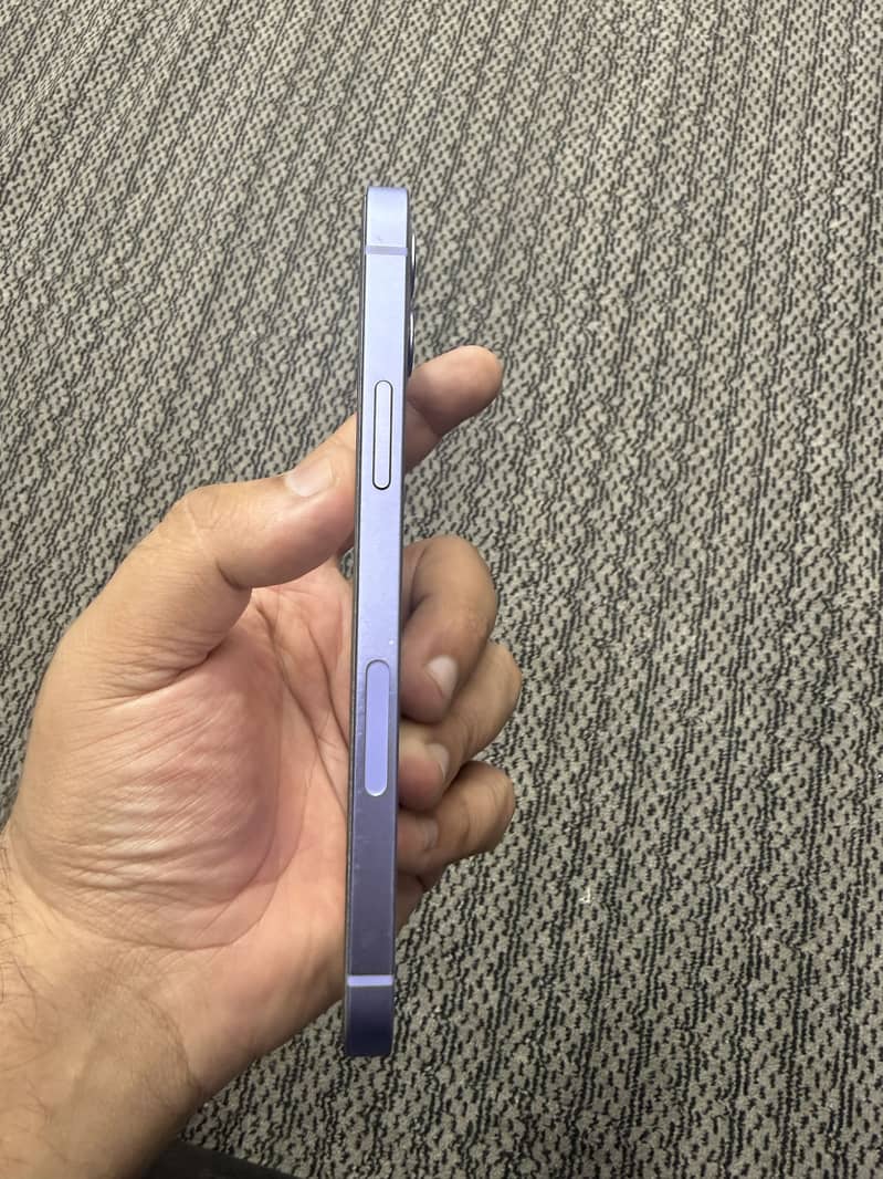 Apple iPhone 12 1