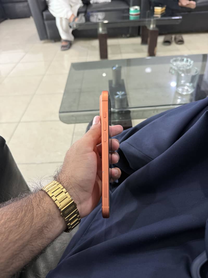 Apple iPhone 17 Pro Max 3