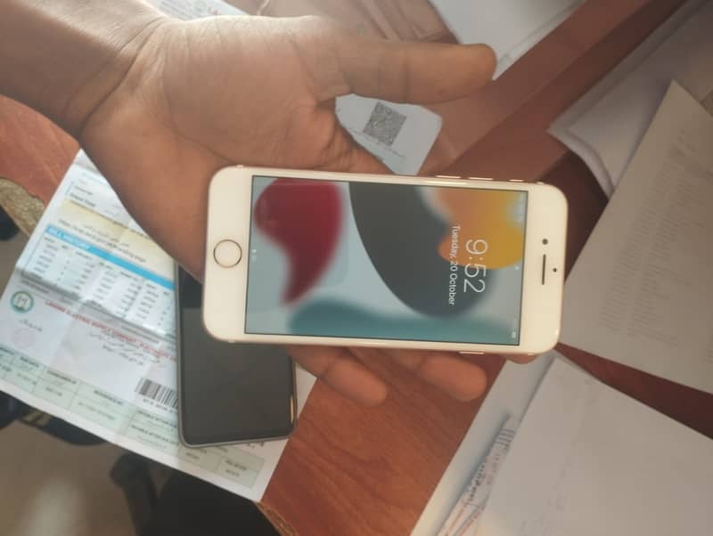 Apple iPhone 7 1