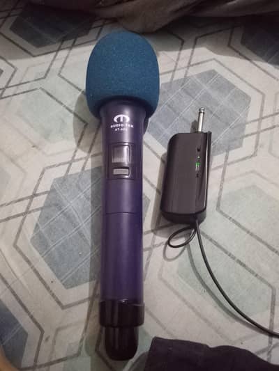 universal mic for interviews