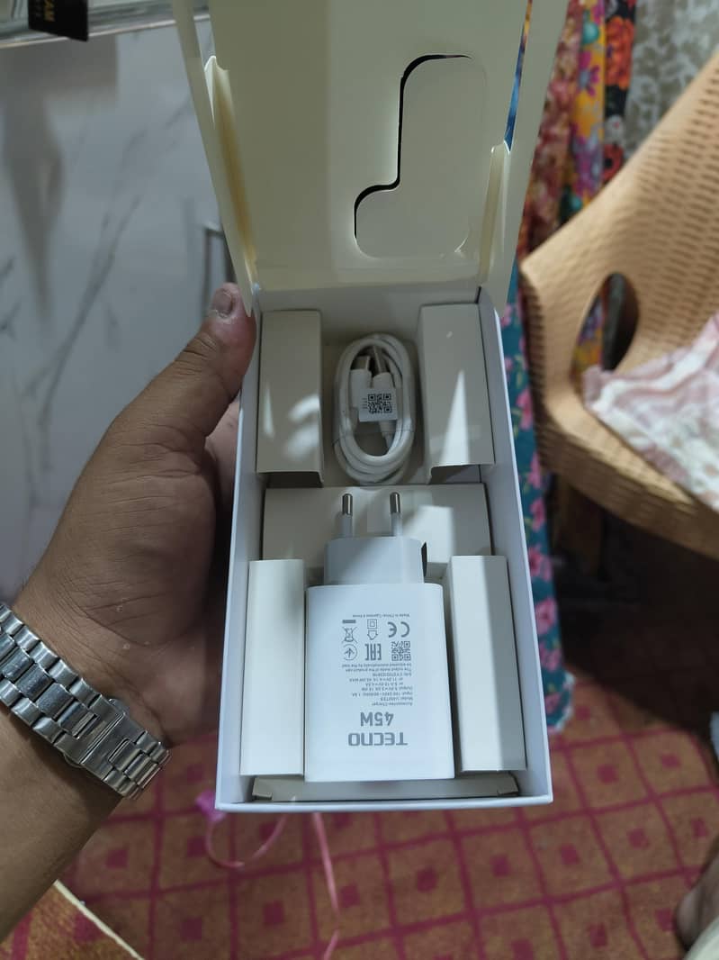 Tecno CAMON 50 Pro Complete Box 7