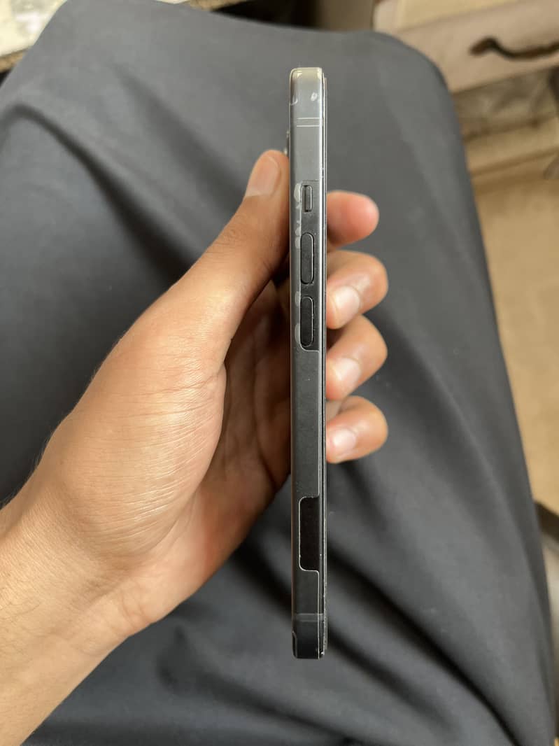 Apple iPhone 15 3