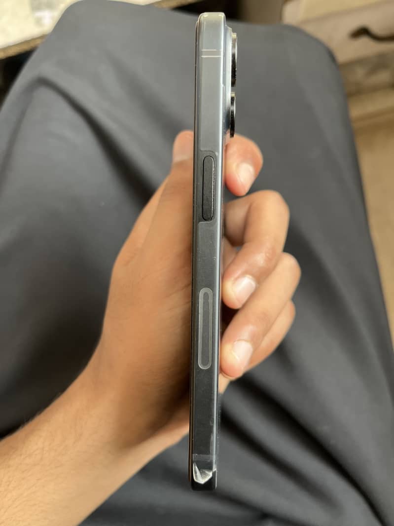 Apple iPhone 15 4