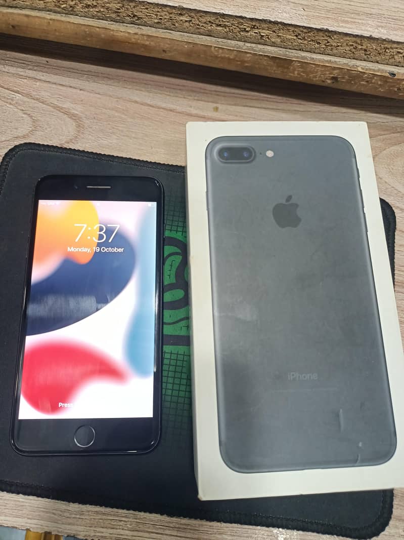 Apple iPhone 7 Plus 1
