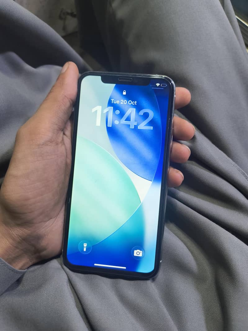 Apple iPhone 11 Pro 1