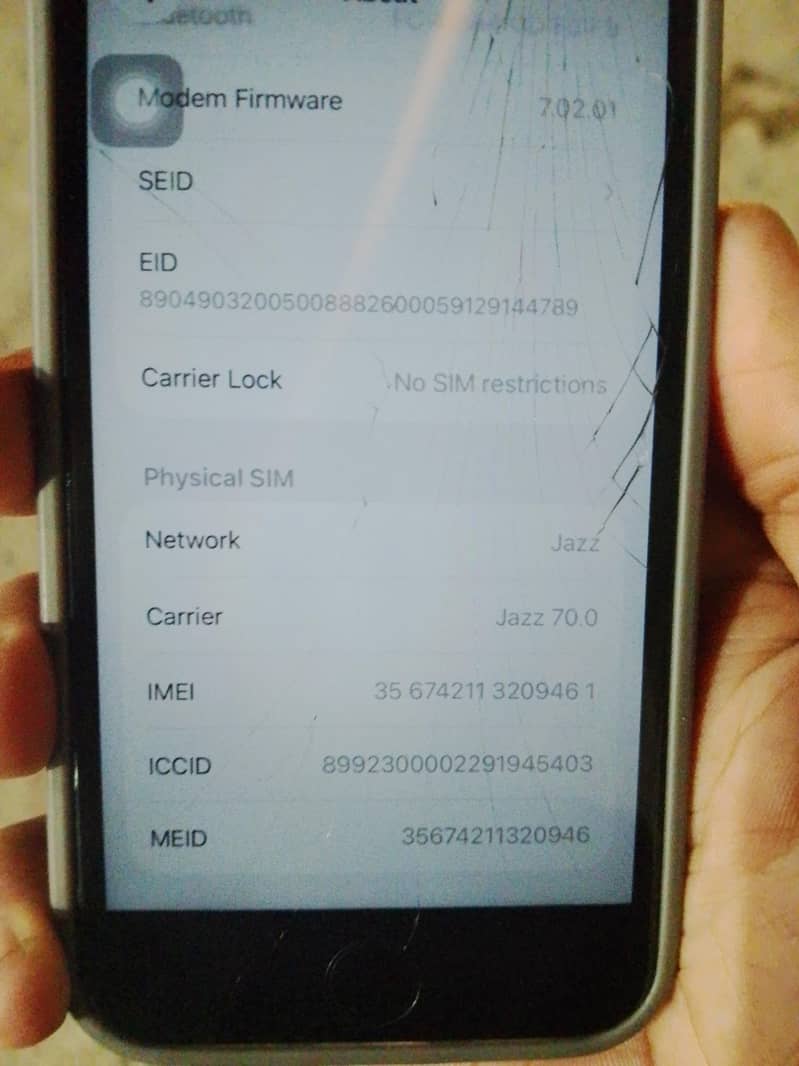 Apple iPhone SE 10