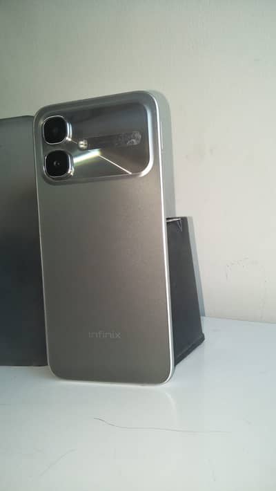 Infinix Smart 20 4/64 In Waranty