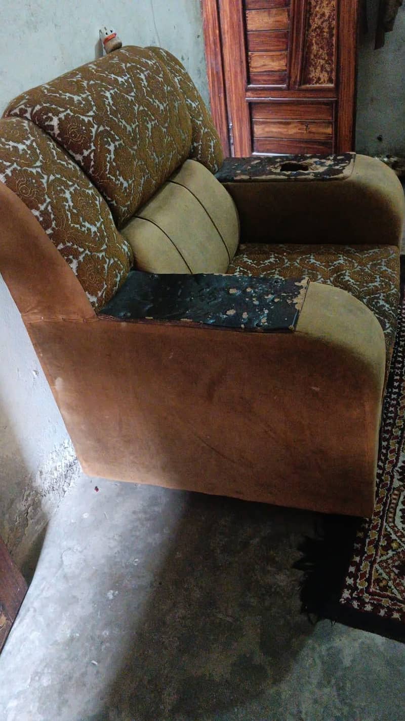 5 seater sofa 0