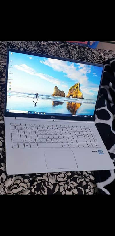 LG Ultra slim thin border laptop