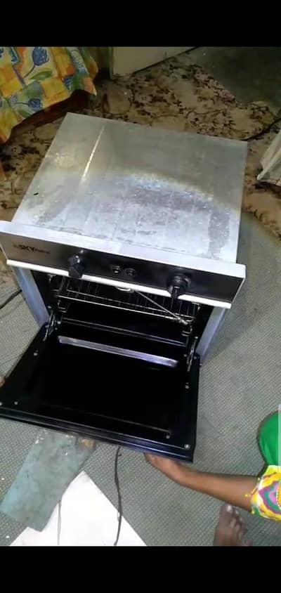 Gas Baking Oven almost new condition