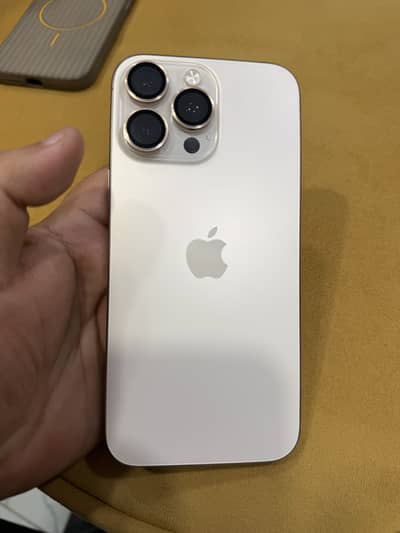 Apple iPhone 16 Pro Max
