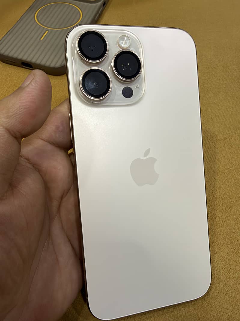 Apple iPhone 16 Pro Max 1