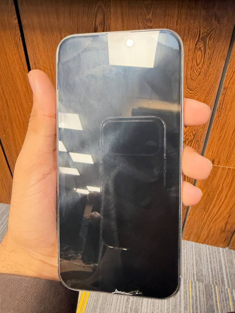 Apple iPhone 15 Pro Max 3