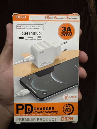 Fast charger for iphone 20W 50 percent charge in 30 min delivery ava