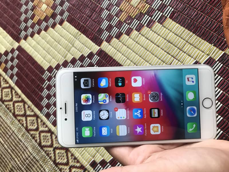 Apple iPhone 6 Plus 2