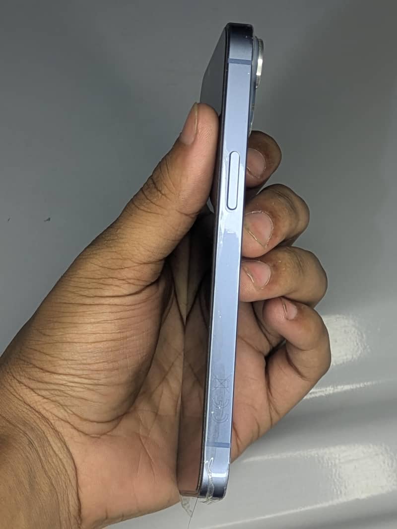 Apple iPhone 14 3