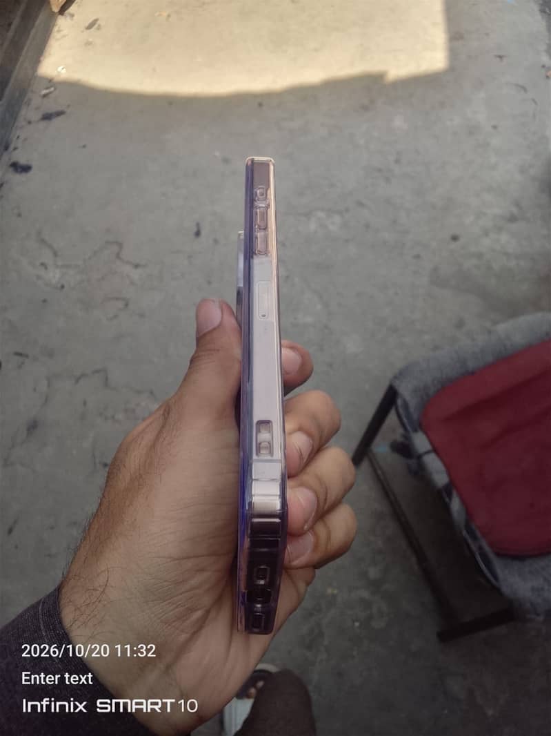 Apple iPhone 16 Pro Max 1