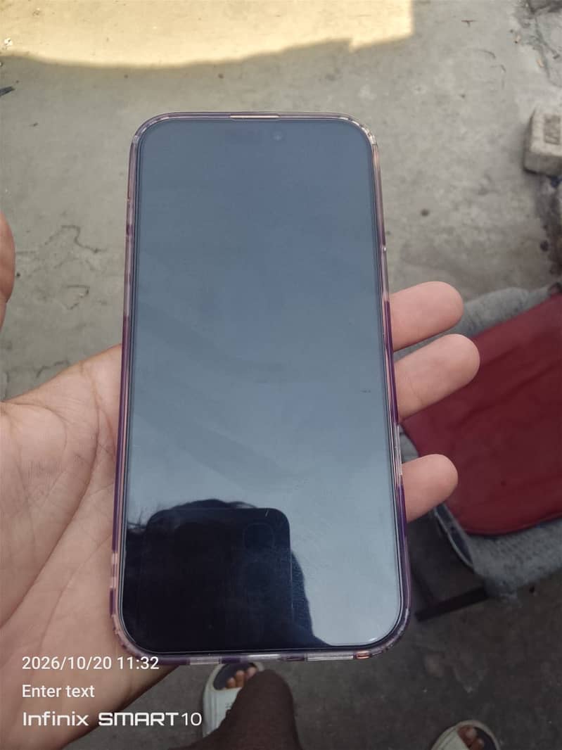 Apple iPhone 16 Pro Max 12